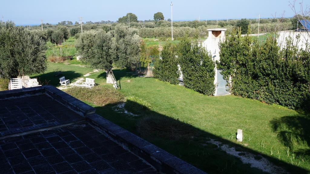 Гостевой дом Antica Masseria Carparelli Остуни Экстерьер фото