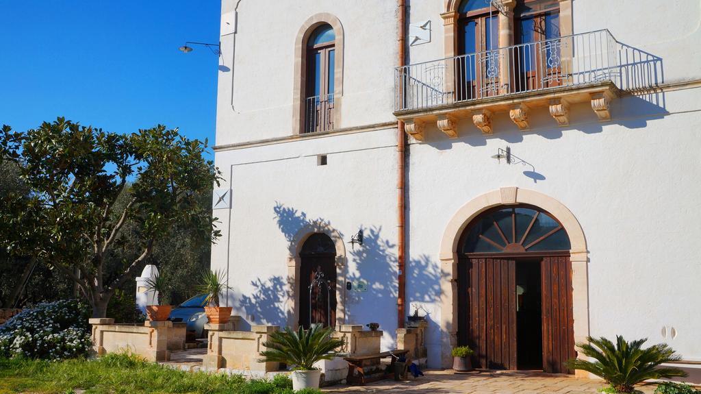 Гостевой дом Antica Masseria Carparelli Остуни Экстерьер фото