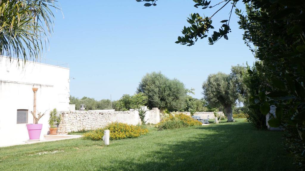 Гостевой дом Antica Masseria Carparelli Остуни Экстерьер фото
