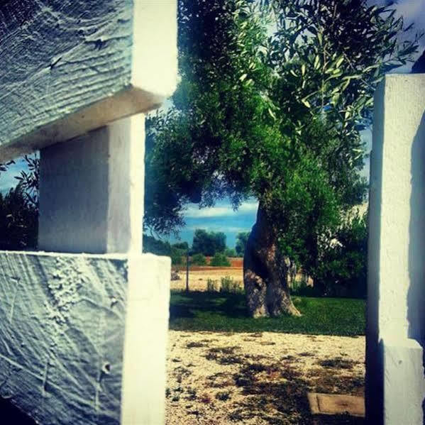 Гостевой дом Antica Masseria Carparelli Остуни Экстерьер фото